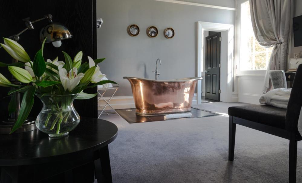 Poets House Hotel Ели Екстериор снимка