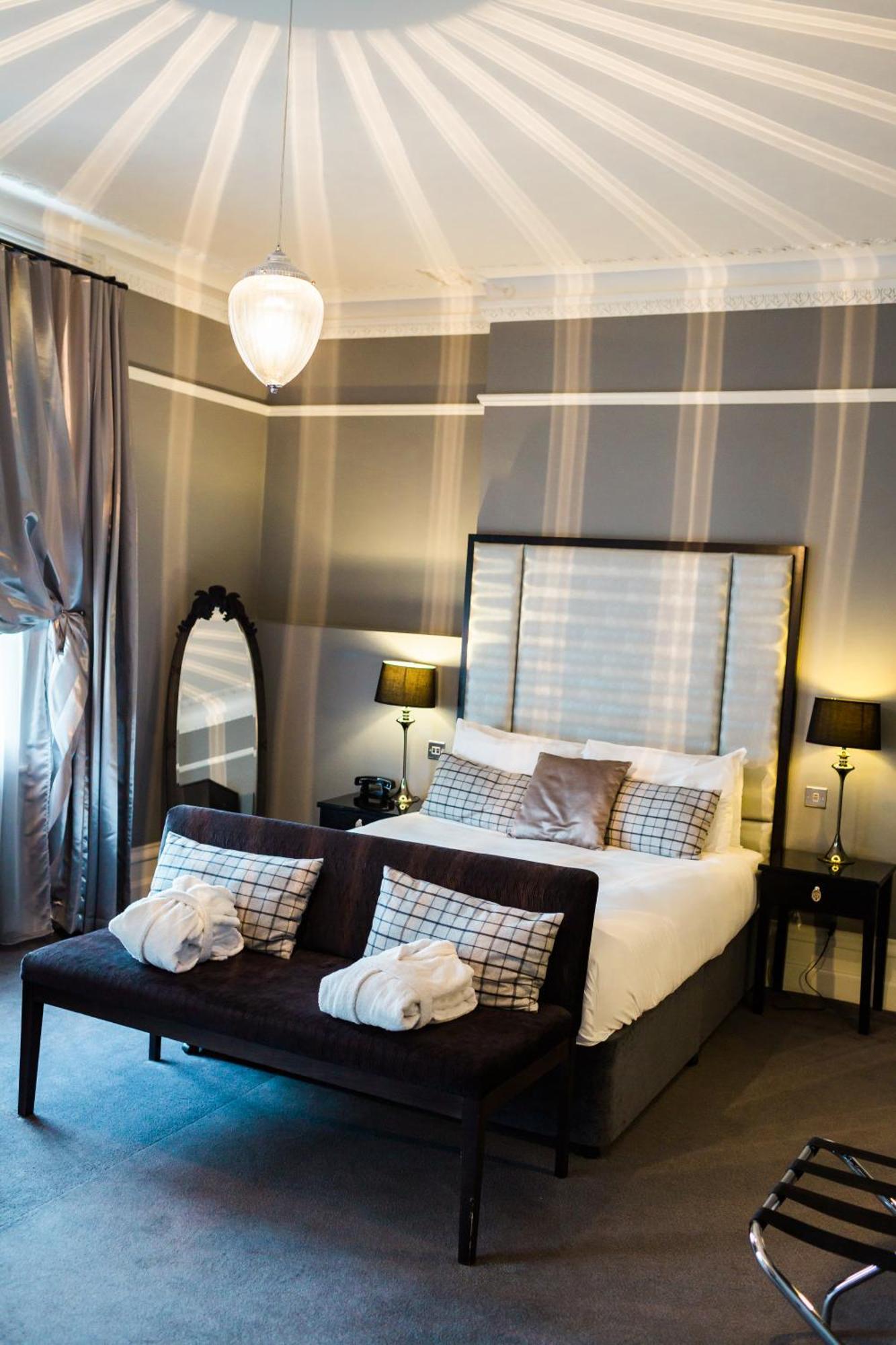 Poets House Hotel Ели Екстериор снимка