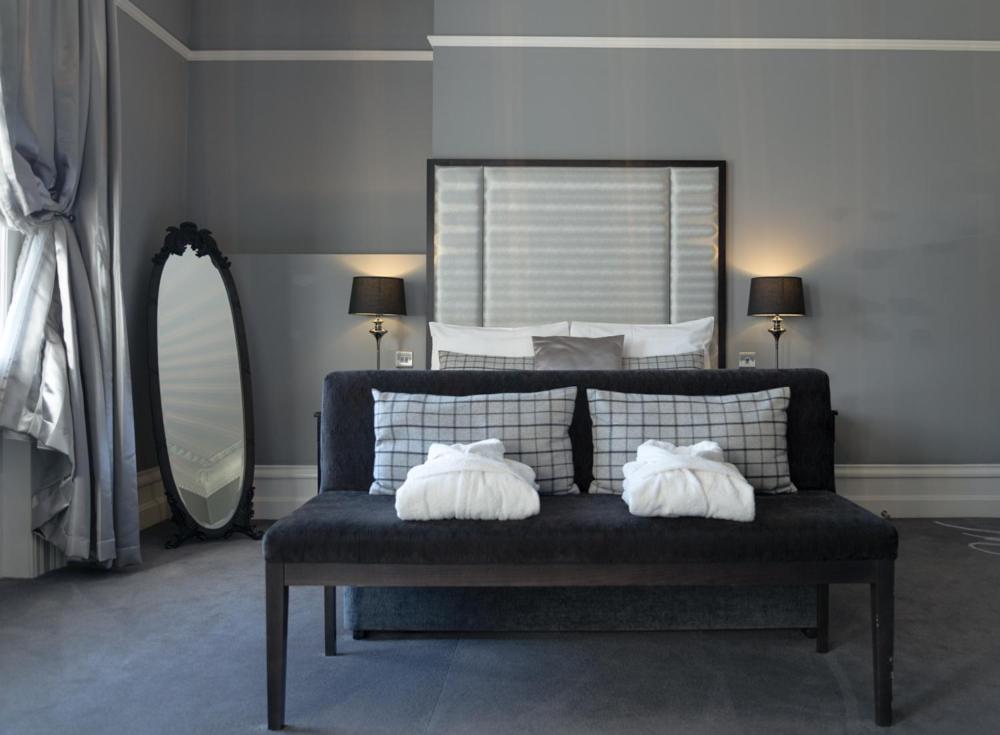 Poets House Hotel Ели Екстериор снимка