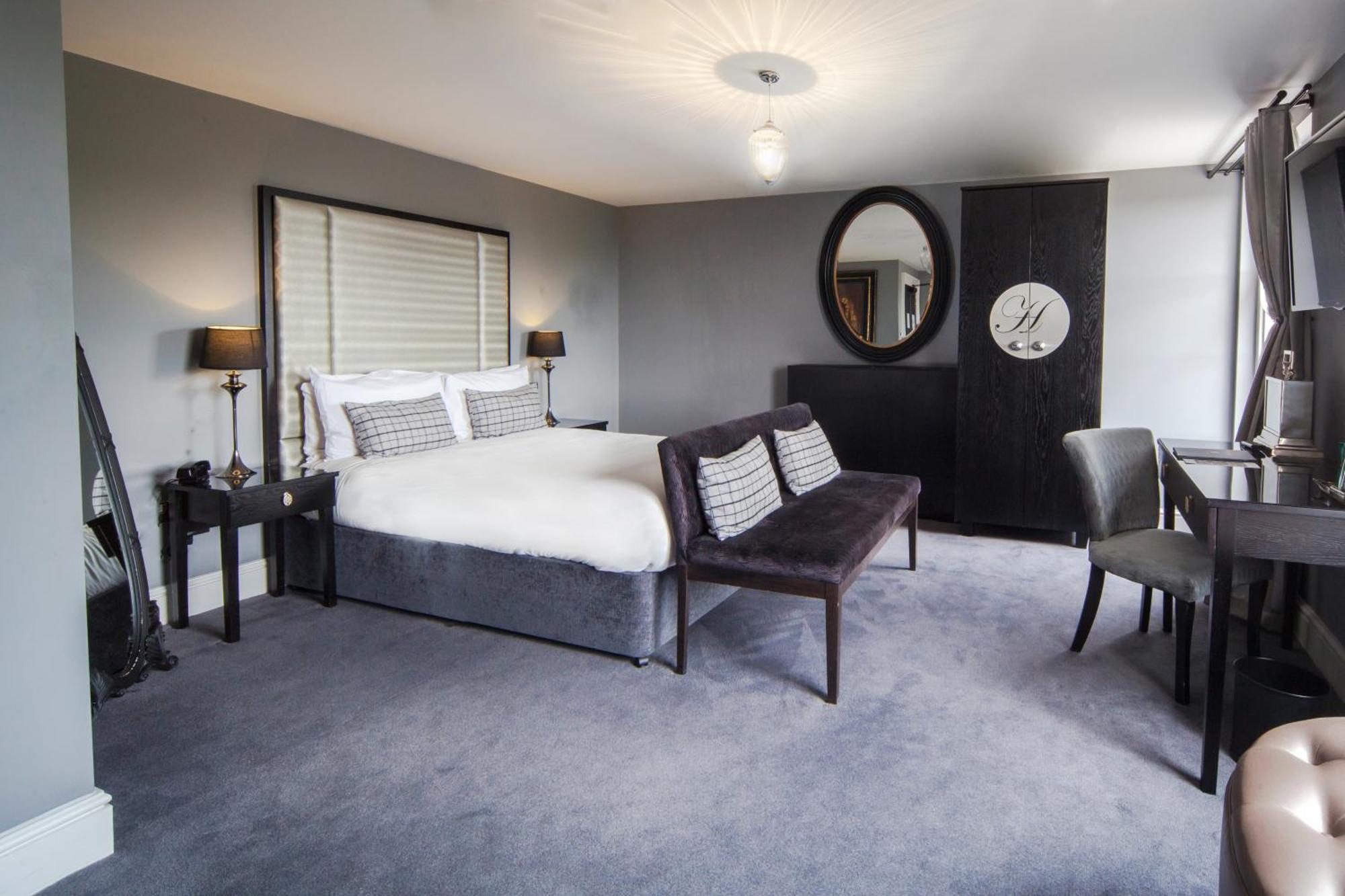 Poets House Hotel Ели Екстериор снимка