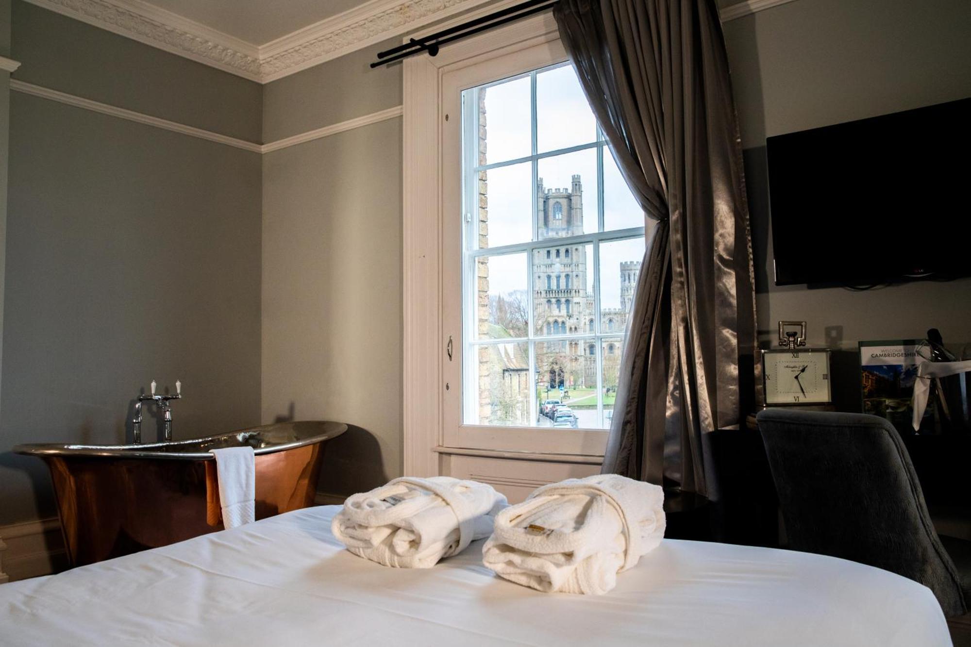 Poets House Hotel Ели Екстериор снимка