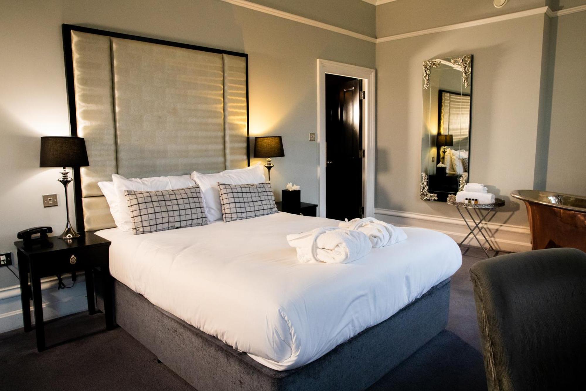 Poets House Hotel Ели Екстериор снимка
