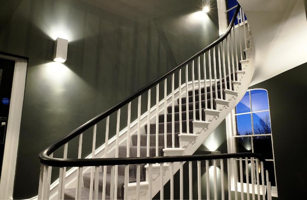 Poets House Hotel Ели Екстериор снимка