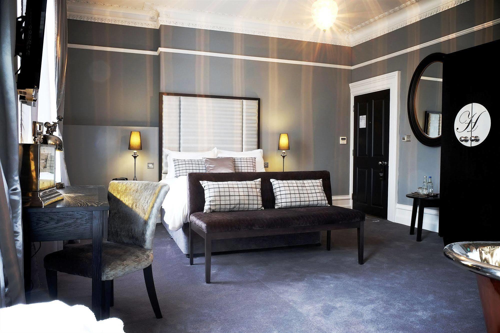 Poets House Hotel Ели Екстериор снимка