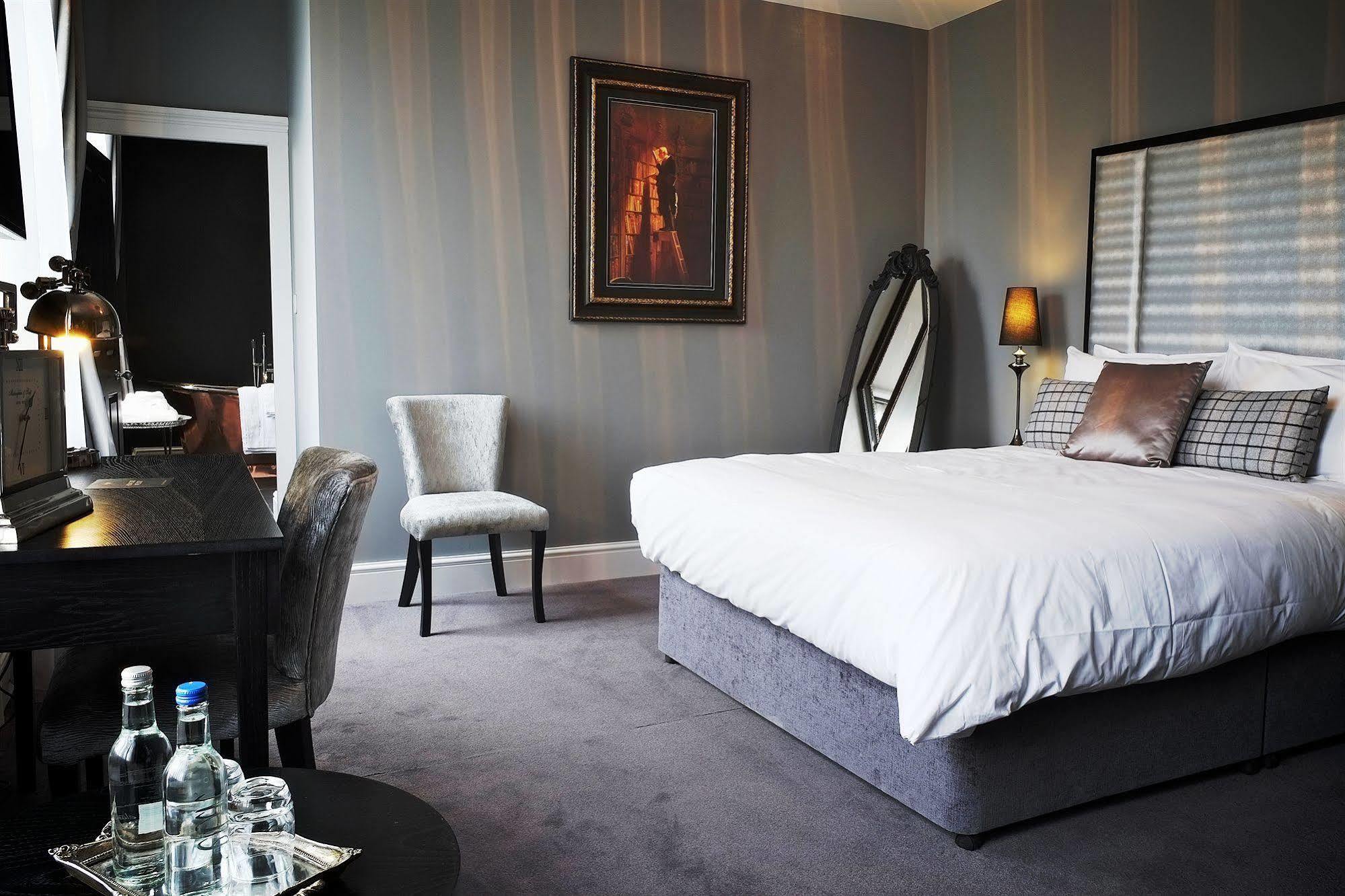 Poets House Hotel Ели Екстериор снимка