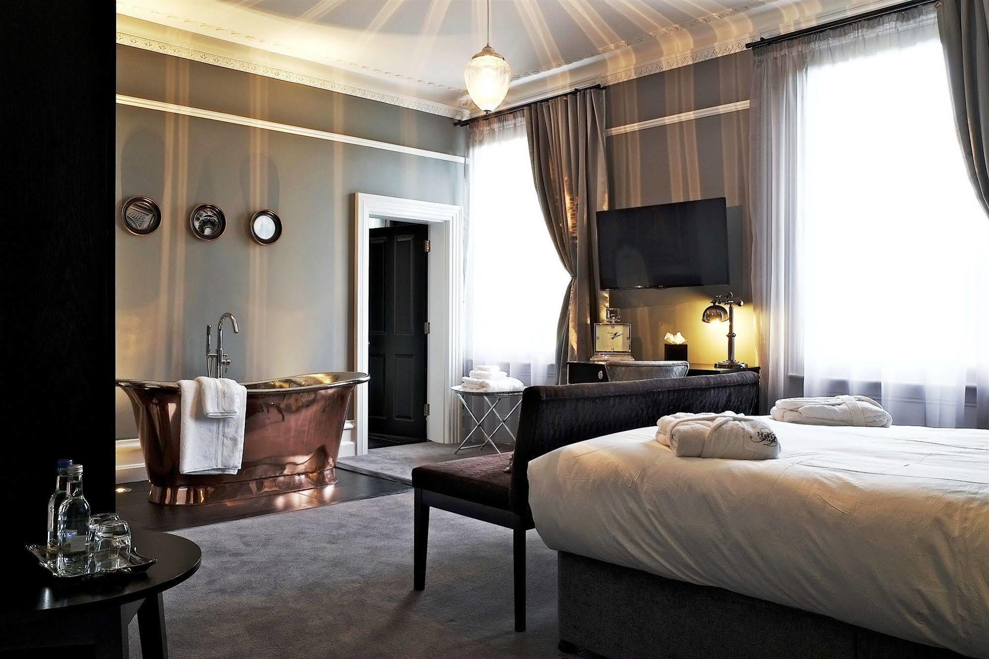 Poets House Hotel Ели Екстериор снимка
